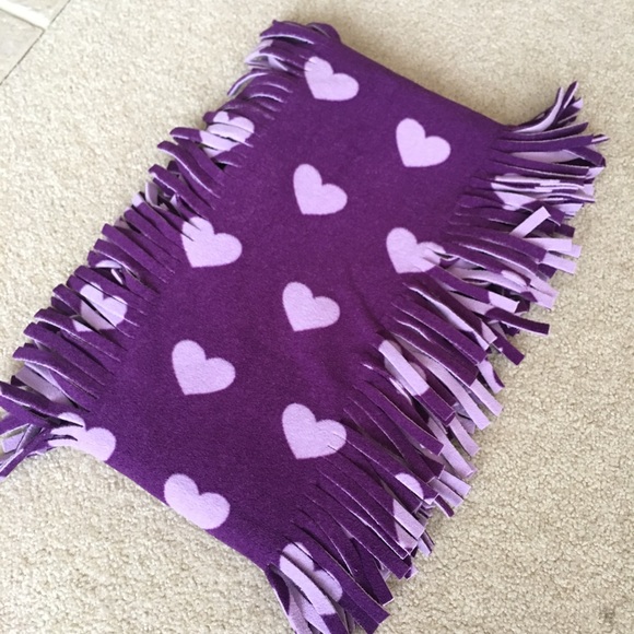 GAP Reversible Purple/Lavender Heart Scarf - Picture 2 of 6